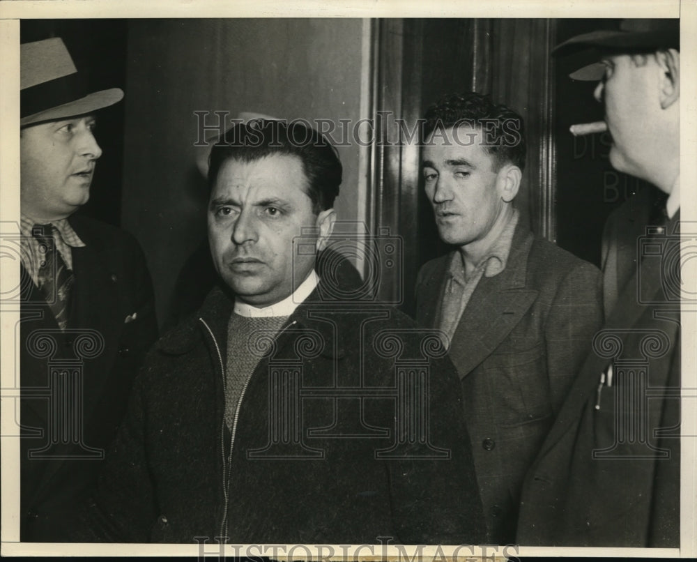 1938 Press Photo George Sakalis Vegetable Wagon Driver Beaten by Two Men