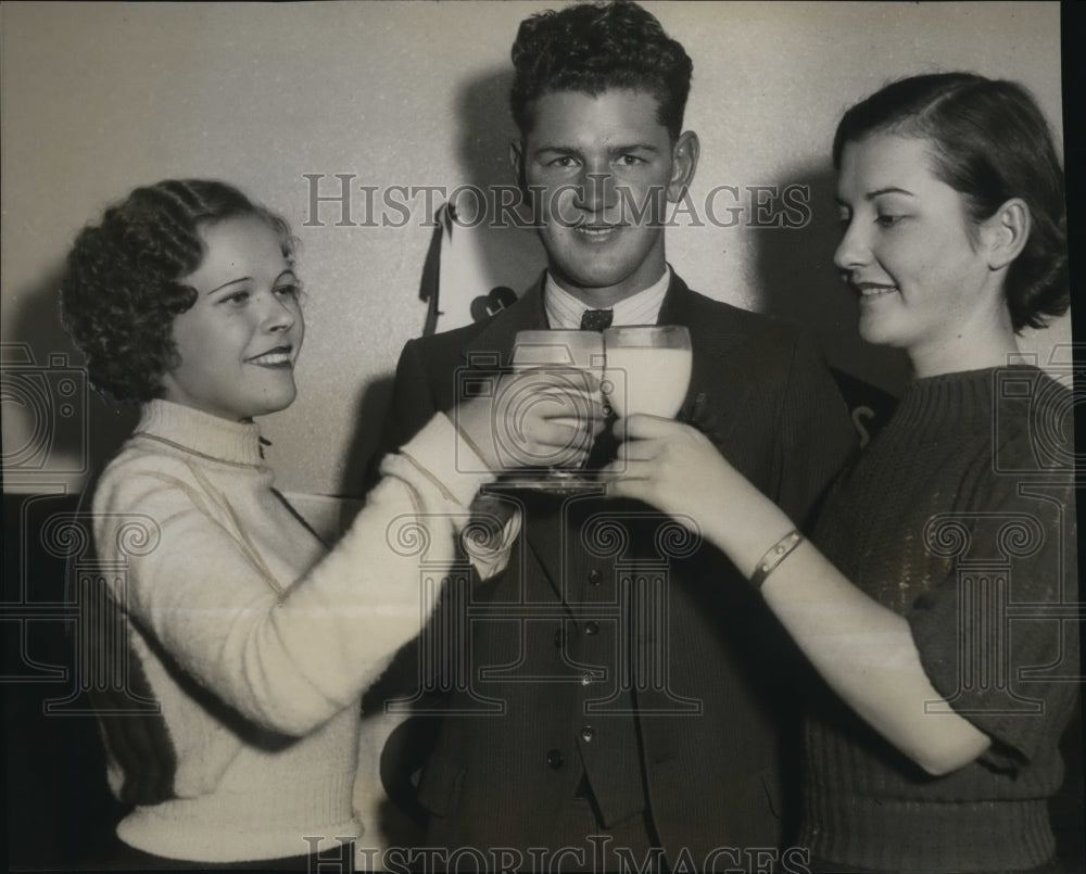 1933 Pres Photo 4-H Club Members Drink a Toast in Milk After Being Chosen Healty