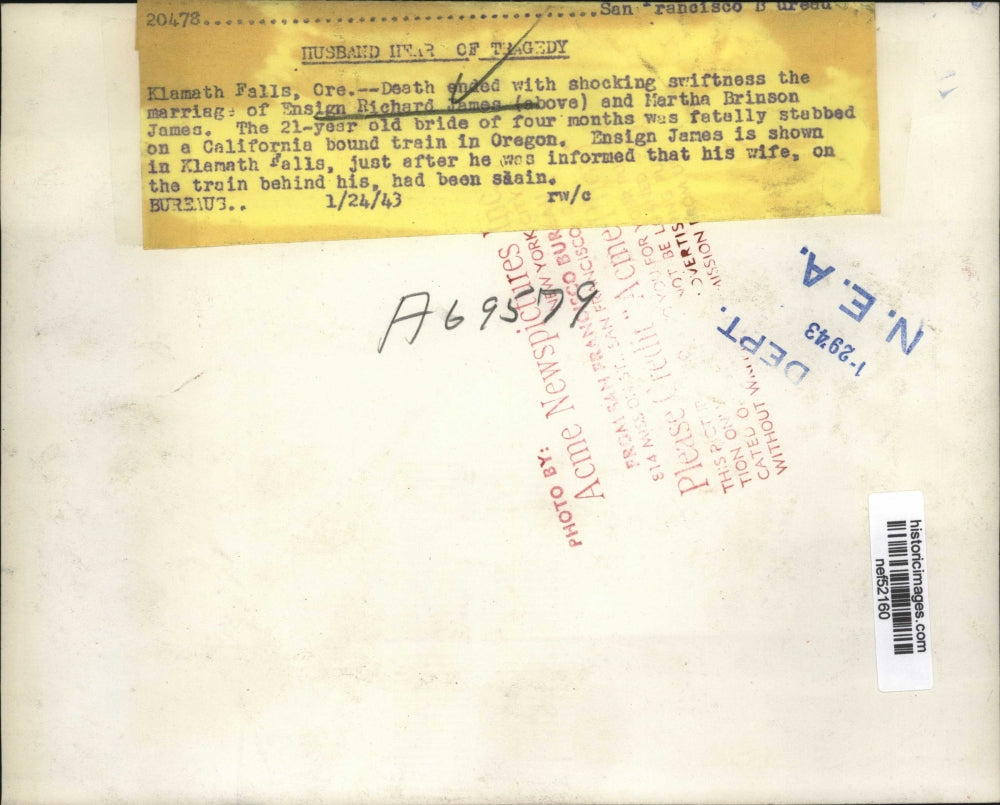 1943 Press Photo Ensign Richard James in Klamath Falls, Oregon - nef52160