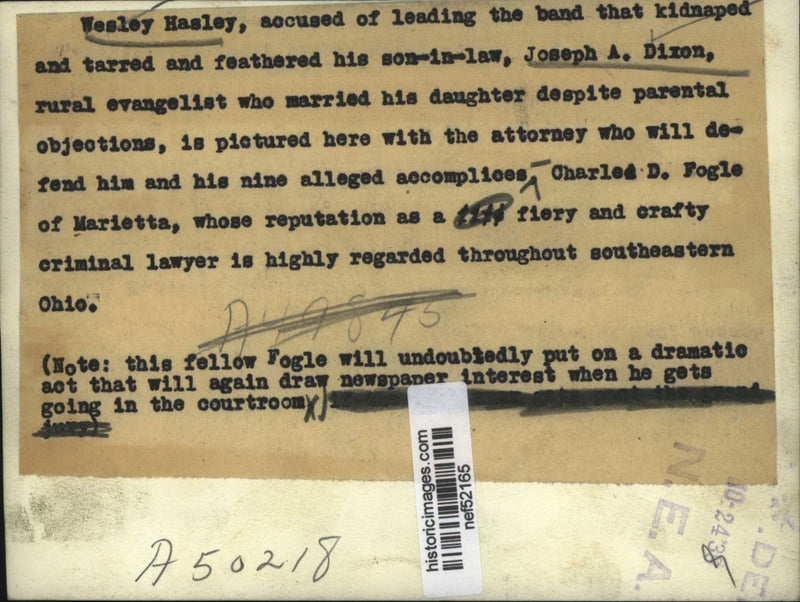 Load image into Gallery viewer, 1938 Press Photo Kidnapping Suspect Wesley Hasley, Attorney Charles D. Fogle
