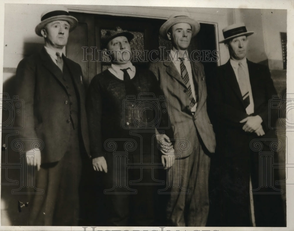 1930 Press Photo Murderer Joseph Clarke w Police After Arrested in Philadelphia