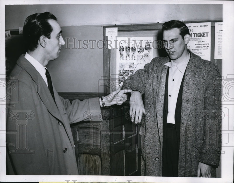 Load image into Gallery viewer, 1956 Press Photo Jon Buser Identified as Carla Fisher Murder Suspect, Chicago
