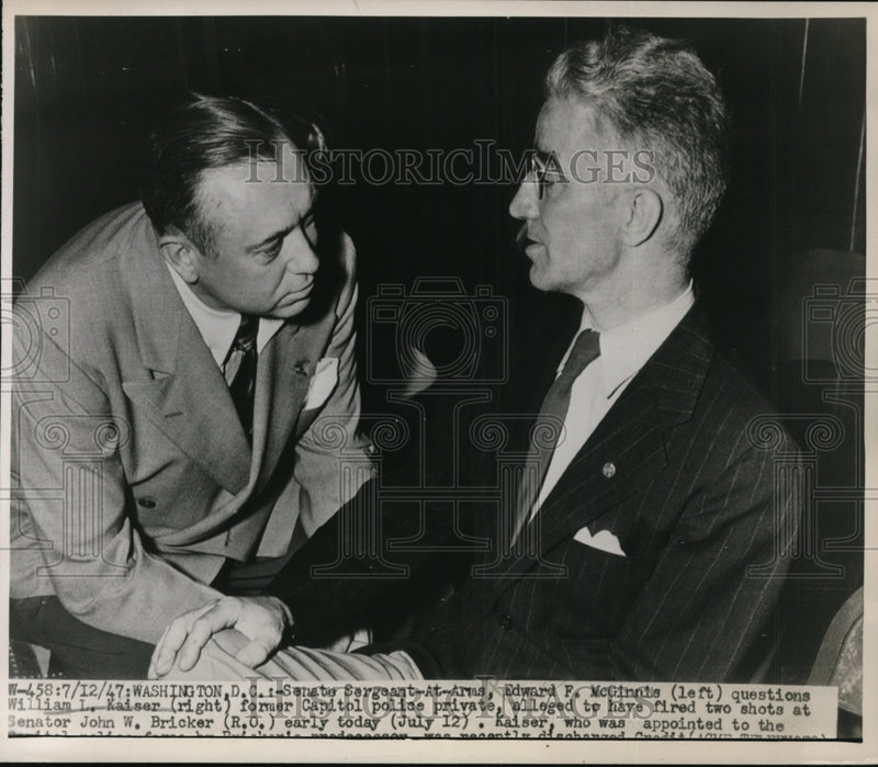 Load image into Gallery viewer, 1947 Press Photo Edward F. McGinnis Questioning William L. Kaiser in Shooting
