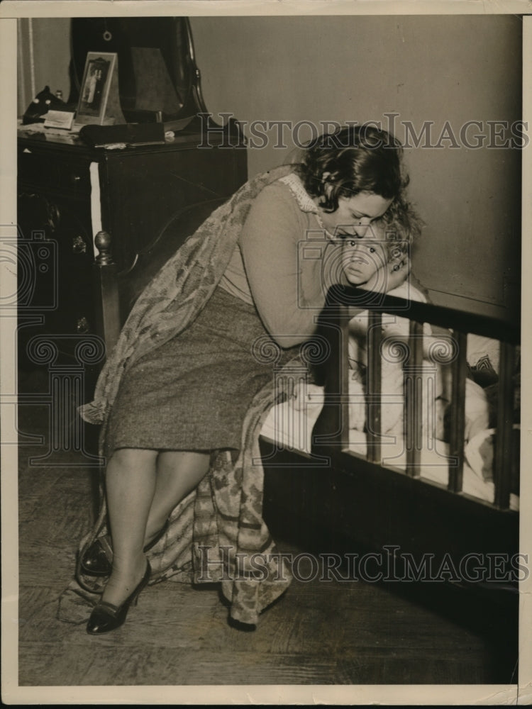 1936 Press Photo Dina Horowitz & Son Seymour, Family of Missing Baby Jackie