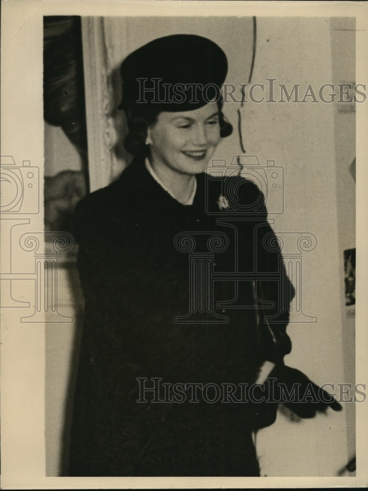 1942 Press Photo Countess Beatty Robbed of Jewels at Dorchester Hotel