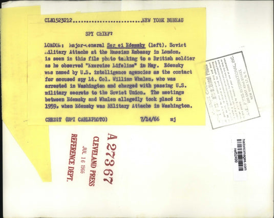 1966 Press Photo Maj.Gen.Ser Ei Edemsky Soviet Military Attache talk to Soldier