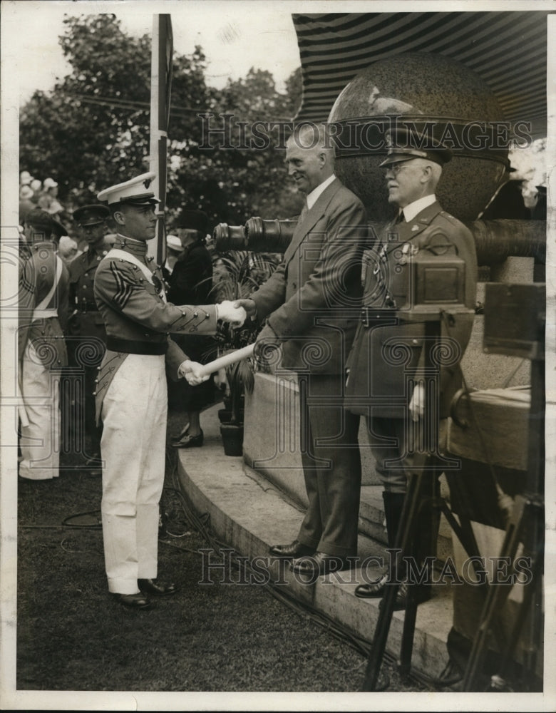 Load image into Gallery viewer, 1931 Press Photo Asst.Sec of War Frederick H. Payne and Cadet Kenneth A McCrimmo
