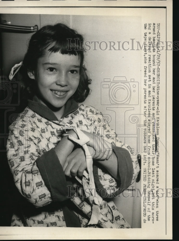 Load image into Gallery viewer, 1957 Press Photo Kathleen Cummins Nine-Year-Old of Robbed Detroit Home
