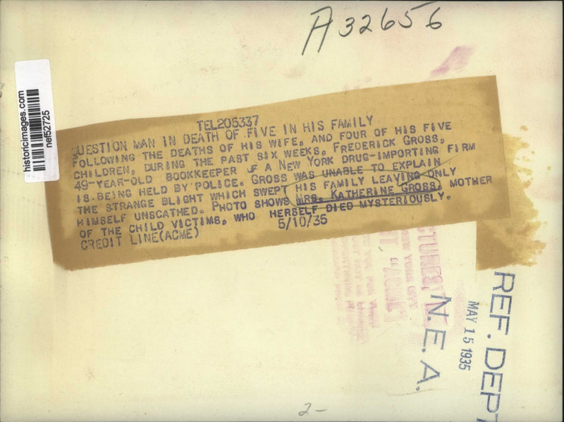 Load image into Gallery viewer, 1935 Press Photo Frederick Gross Held by Police in Death of 5 Family Members
