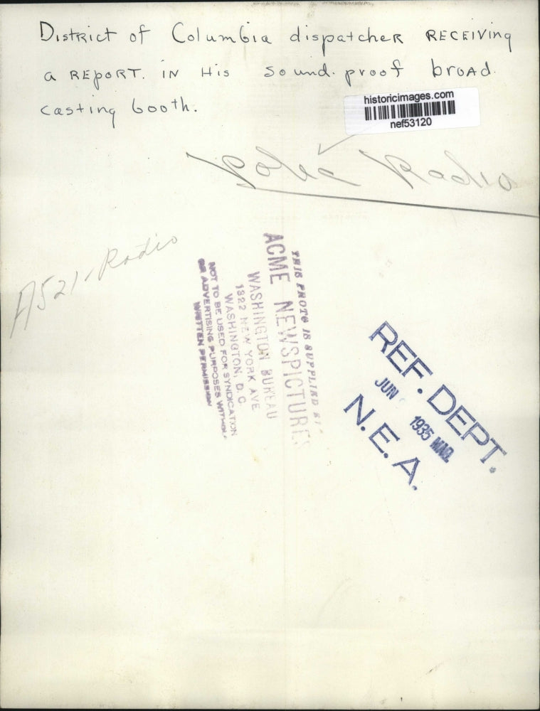 1935 Press Photo D.C. Dispatcher Receiving Report in Sound Proof Casting Booth