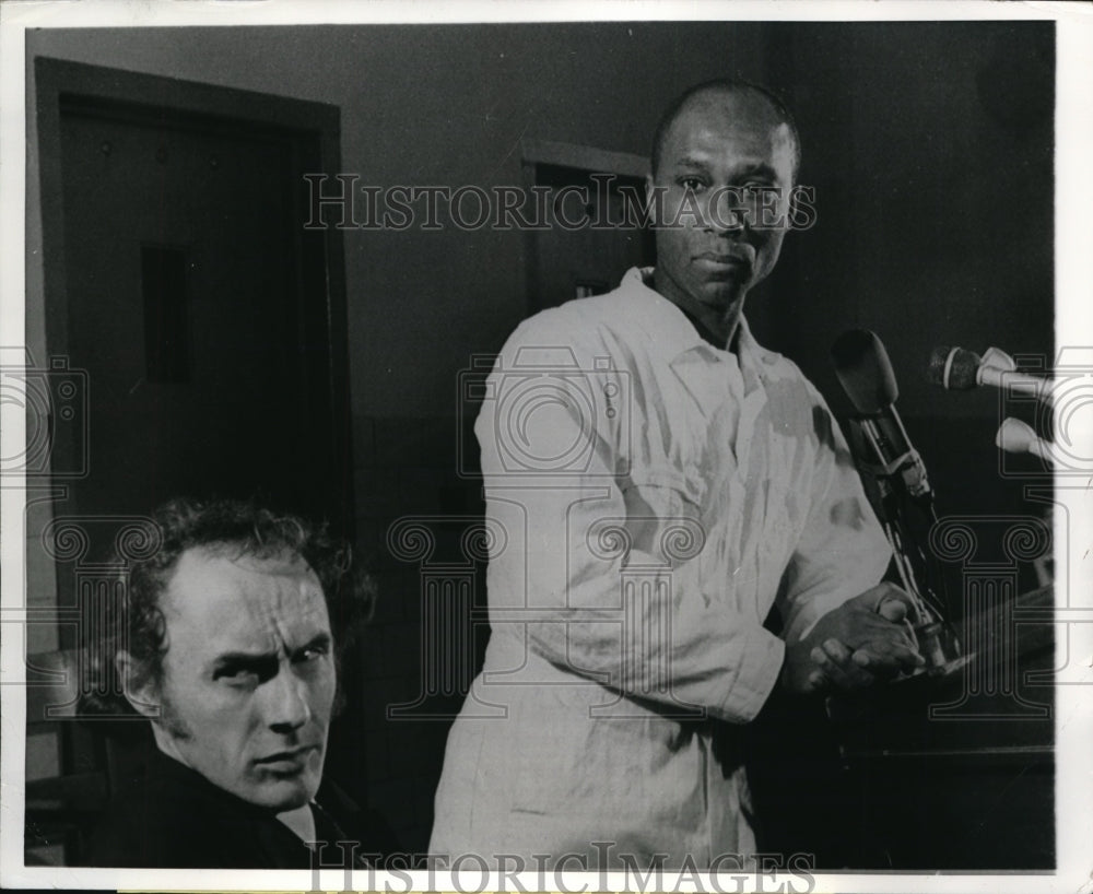 1971 Press Photo Frank Lott Listens to Question From Newsman During Interview