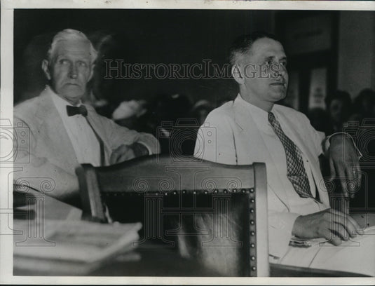 1934 Press Photo William D. Welburn, Jr with William D. Welburn, Sr. in court