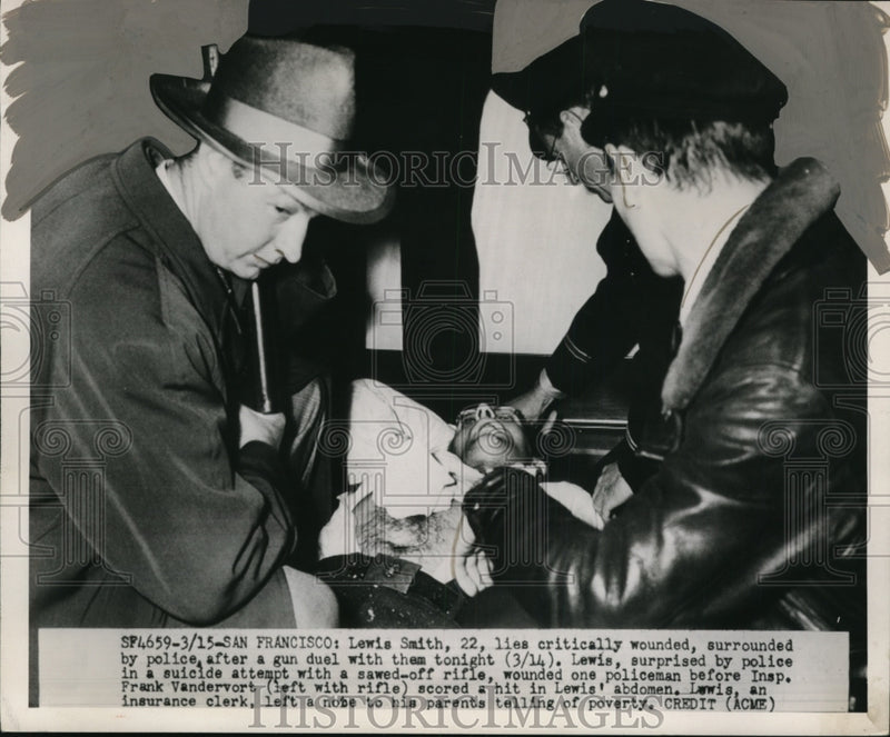 Load image into Gallery viewer, Press Photo Lewis Smith Lies Critically Wounded After a Gun Duel with Police
