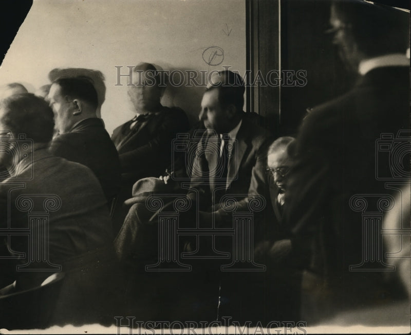 Load image into Gallery viewer, 1924 Press Photo Ben Karp (Center) - nef53227
