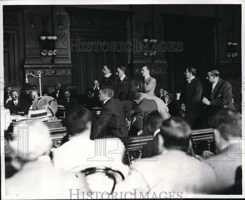 Load image into Gallery viewer, 1968 Press Photo Court Trial of Lieutenant Becker - nef53246
