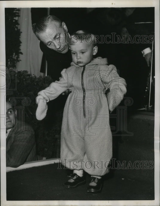 1950 Press Photo Toddler Hans at International Hairdressers Convention Frankfurt