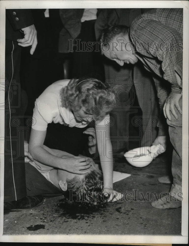 1948 Press Photo Hit and Run Victim Ray Bauler, Wife Dorothy, Chicago