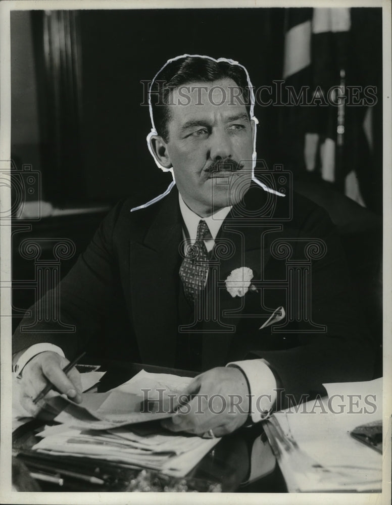 Load image into Gallery viewer, 1932 Press Photo Grover Whalen - nef53513
