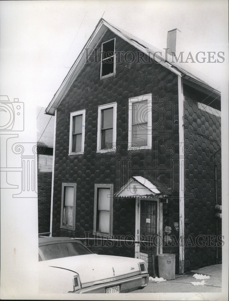 1969 Press Photo Abandoned & Vandalized Home - nef53594