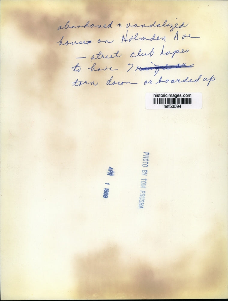 1969 Press Photo Abandoned & Vandalized Home - nef53594