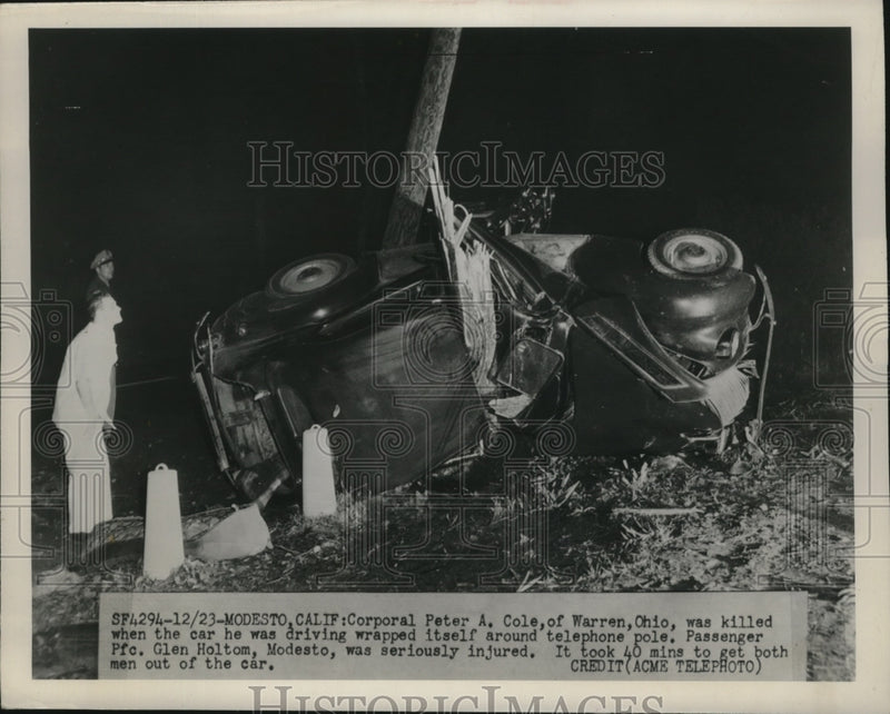Load image into Gallery viewer, 1950 Press Photo Cole killed, Holton injured after car hits telephone pole
