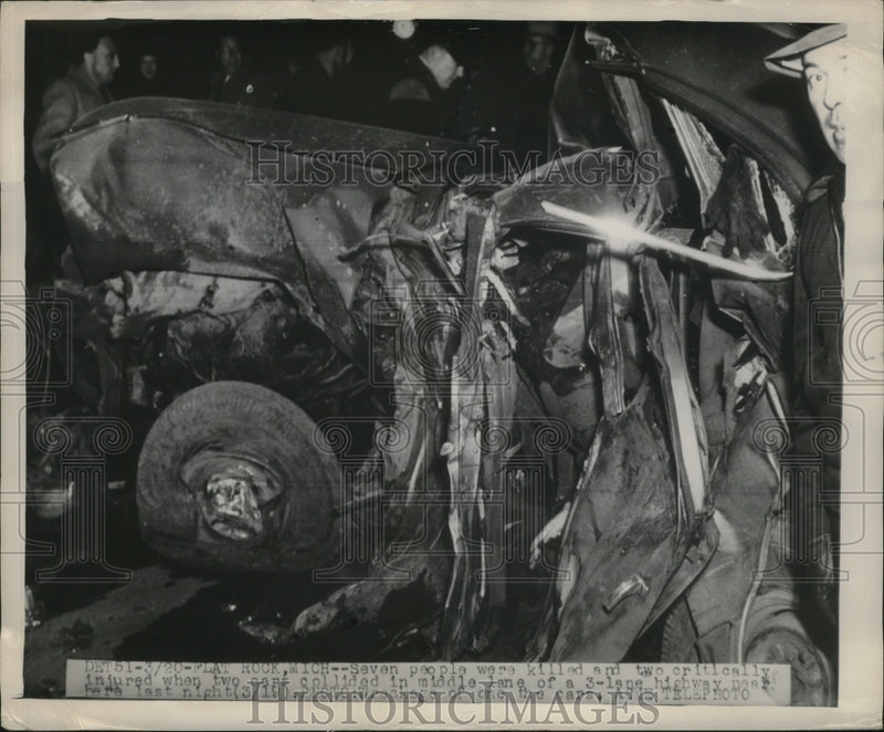 Load image into Gallery viewer, 1949 Press Photo Seven People Killed &amp; Two Critically Injured in Car Collision
