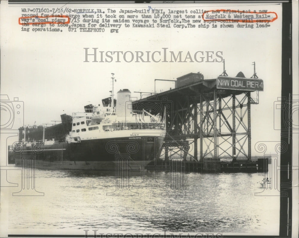 1962 Press Photo Norfolk & Western Railway' Coal Piers During Voyage to Norfolk