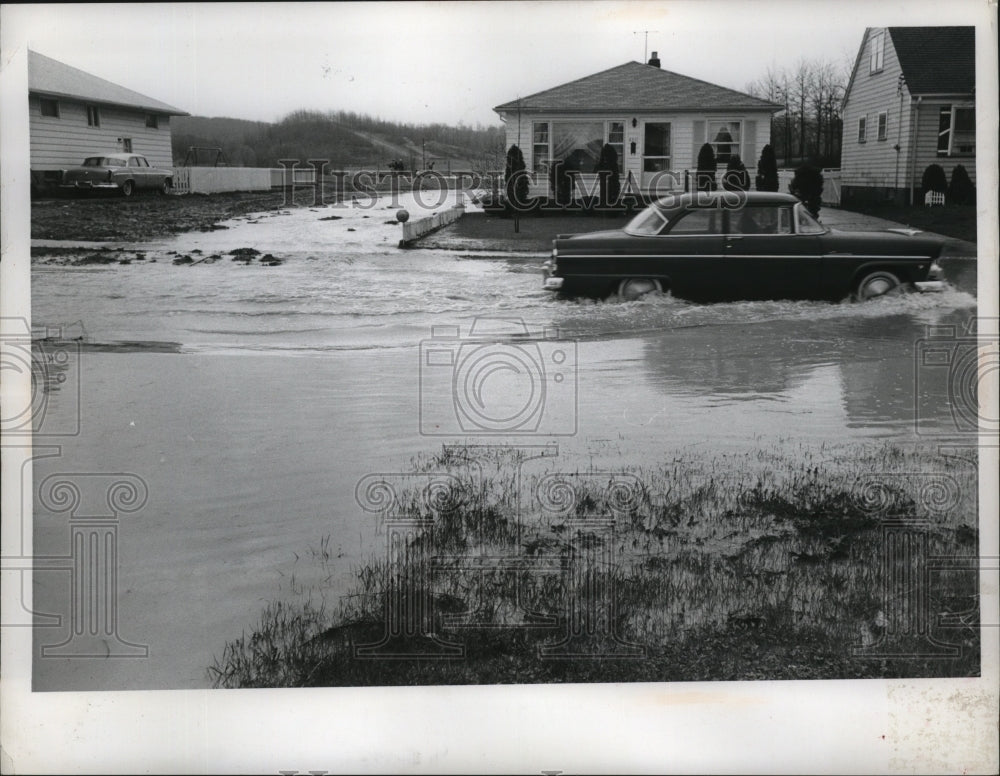 1961 Press Photo Water from artificial lake in Parma's State Park - nef53711