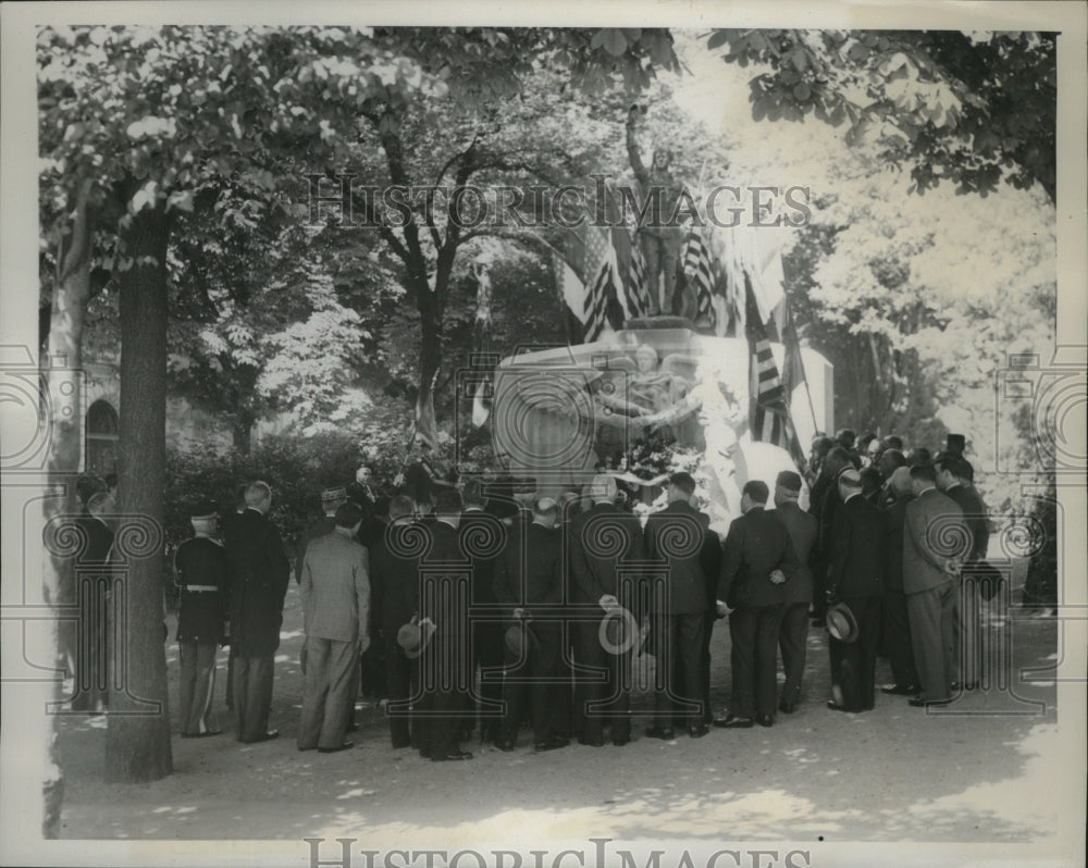 1939 Press Photo View of American War Veterans Holding Ceremony in Paris