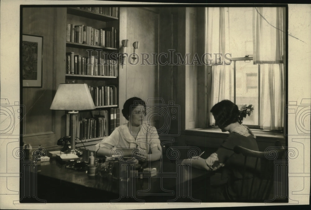 1932 Press Photo Ruth Murrin, Good Housekeeping Beauty Expert - nef53763