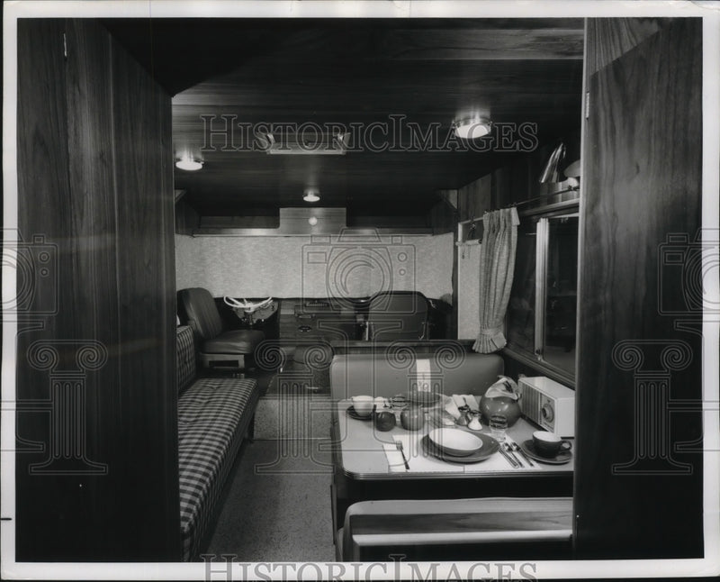 Load image into Gallery viewer, 1962 Press Photo Ford Condor Mobile Home - nef53858

