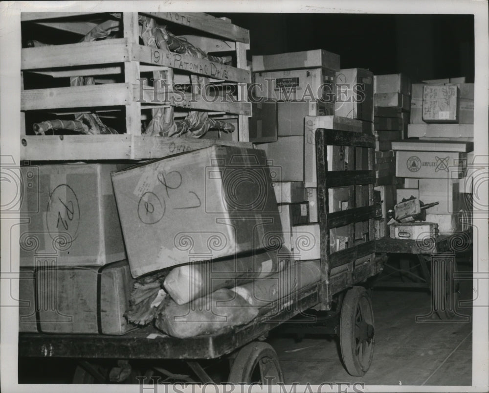 1952 Press Photo Railway Express Freight at Union Terminal During Strike