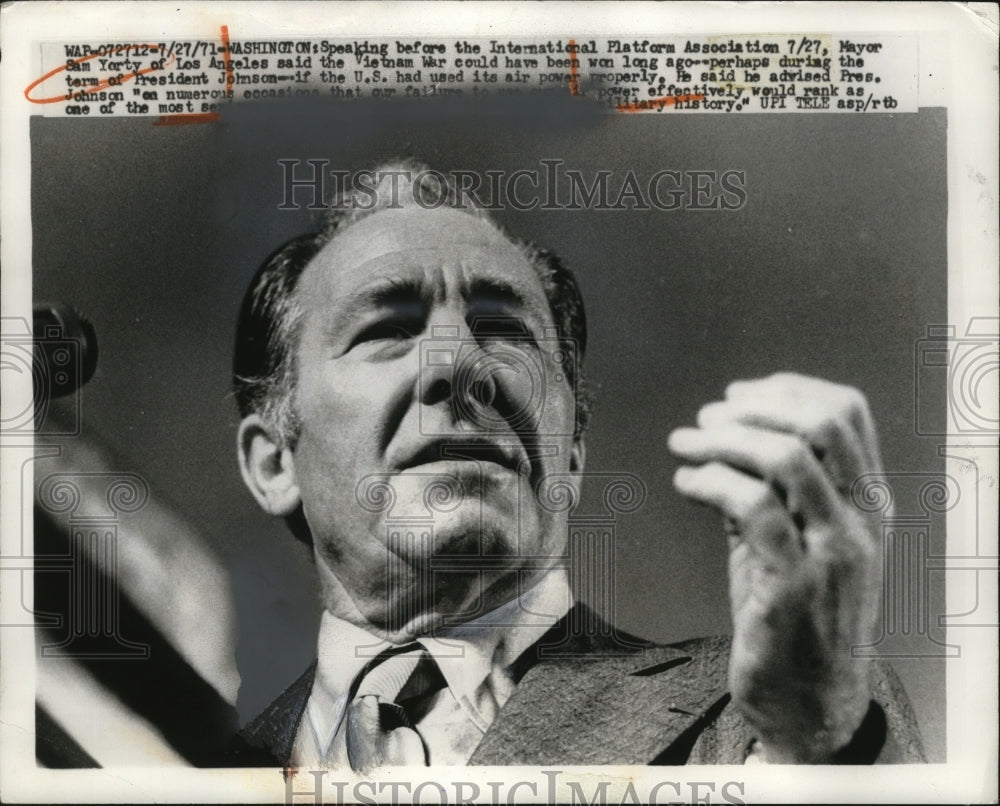 1971 Press Photo Sam Yorty Addressing International Platform Association in D.C.