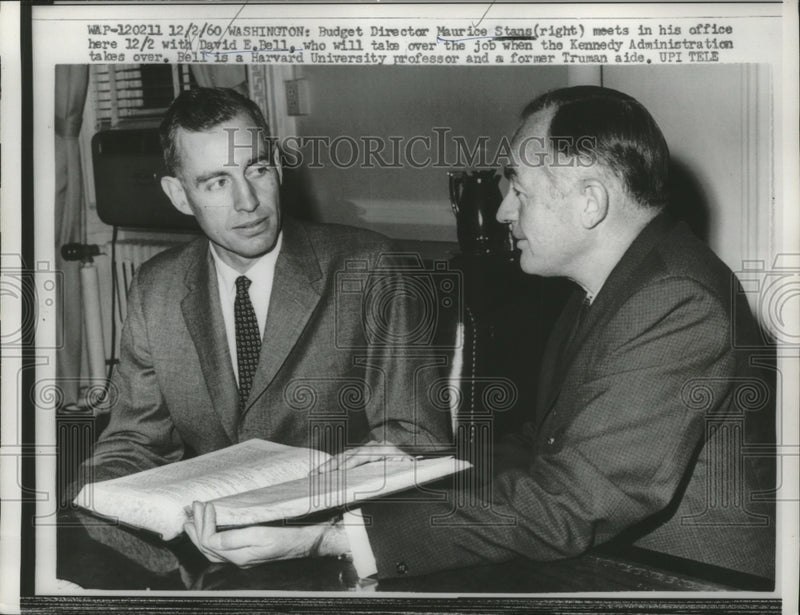 Load image into Gallery viewer, 1960 Press Photo Maurice Stans, David E. Bell Meeting in Washington, D.C.

