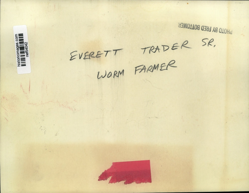Press Photo Everett Trader Sr., Worm Farmer - nef54042