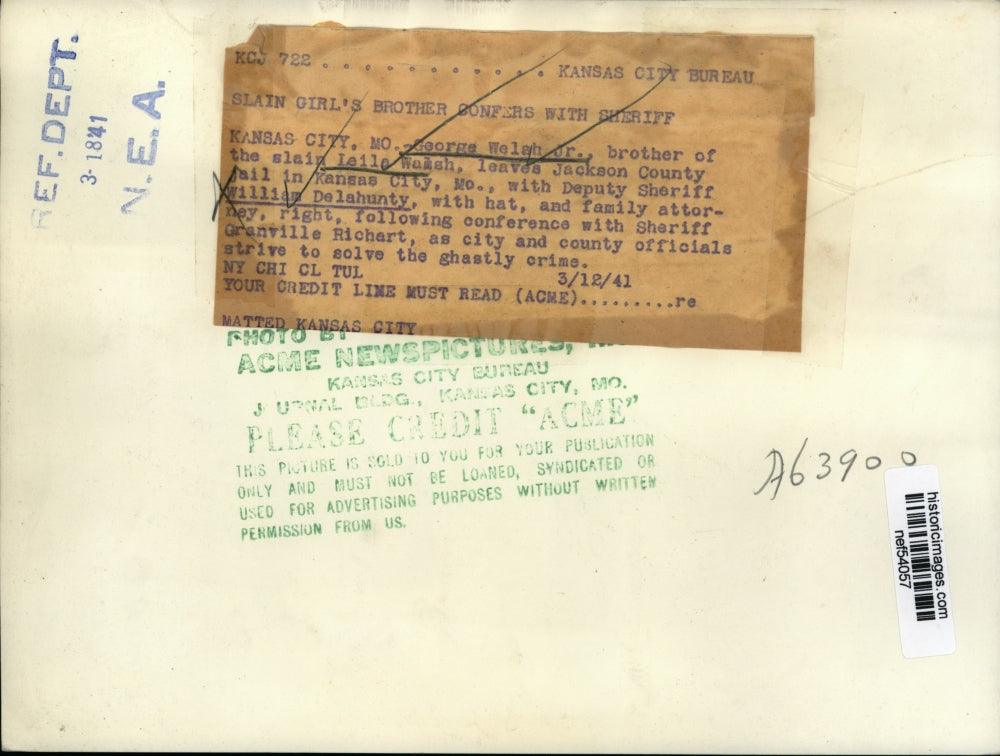 1941 Press Photo George Welsh Jr. Leaving Jackson County Jail, Kansas City