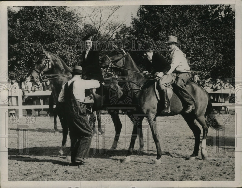 Load image into Gallery viewer, 1936 Press Photo Gymkhana Pinehurst, North Carolina Horse Race Participants
