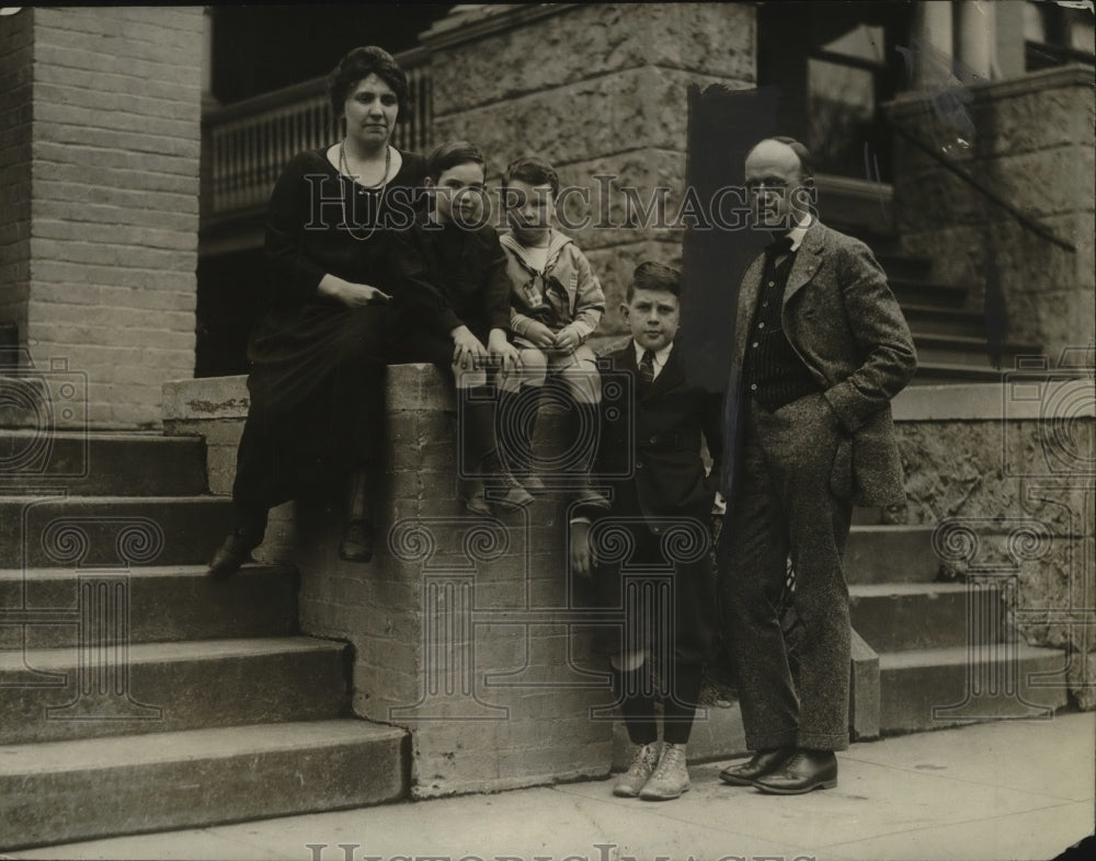 1922 Press Photo Family of Paul Henderson, U.S. Postmaster General - nef54129