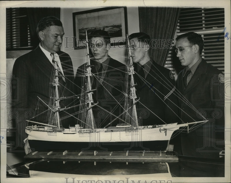 Load image into Gallery viewer, 1940 Press Photo CCC Boys build model ship of Sovereign of the Ship for Pres.
