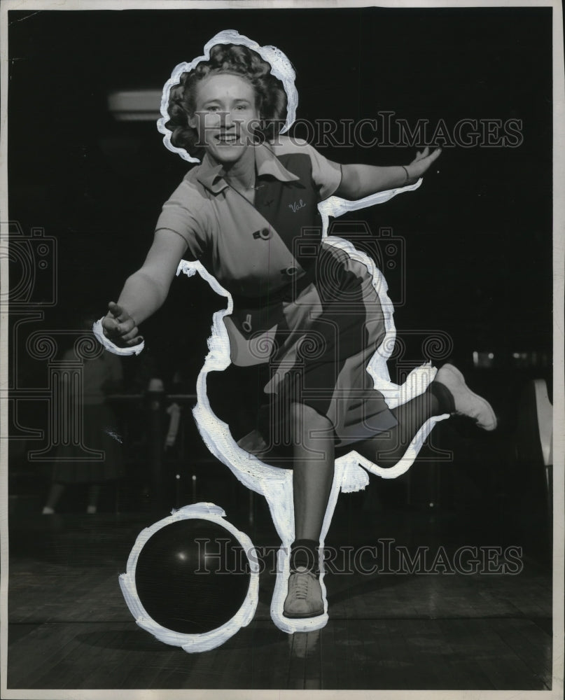 1950 Press Photo Val Mikiel Bowling - nef54448- Historic Images