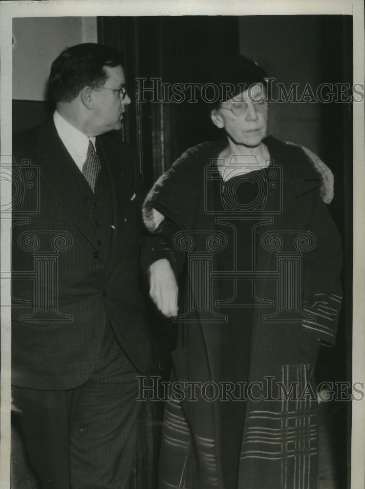1933 Press Photo Dr.Alice Lindsay Wynekoop arrested for questioning the murder