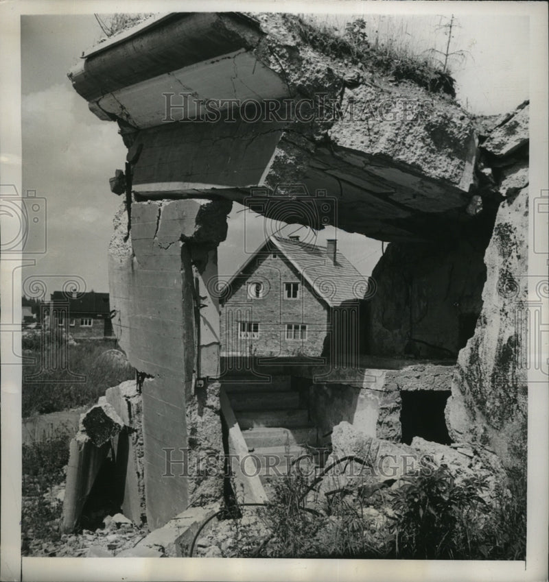 Load image into Gallery viewer, 1949 Press Photo Site of a wartime dynamite plant turns into a community
