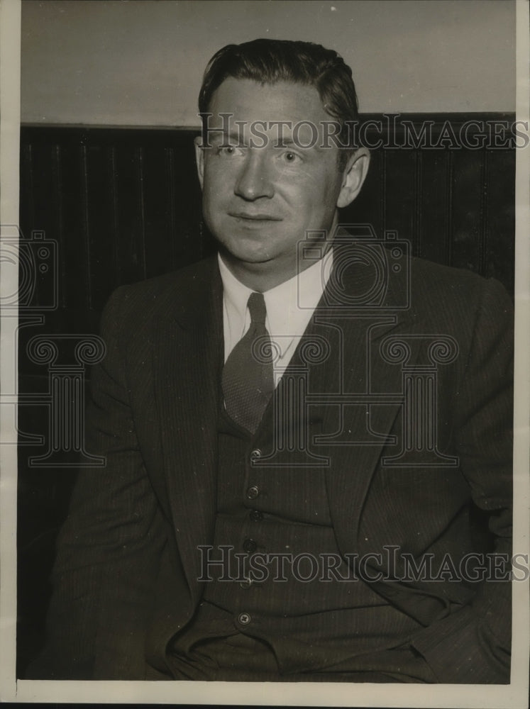 Load image into Gallery viewer, 1934 Pres Photo Dr Edwin J Norton Held For Questioning in Slaying Maynard Lawhon

