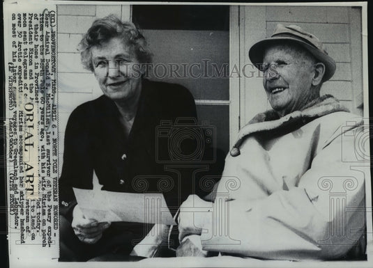 1970 Press Photo Donald B. MacMillan, wife sit on porch of their home