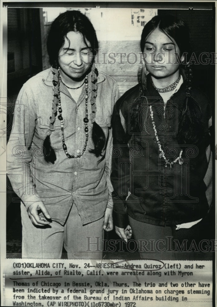 Load image into Gallery viewer, 1972 Press Photo Andrea Quiroz &amp; Sister Alida Arrested Along with Myron Thomas
