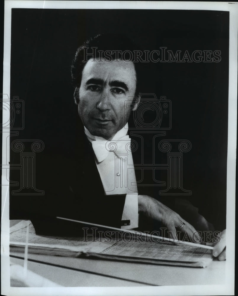 Press Photo Conductor Sergiu Comissiona - nef55382- Historic Images