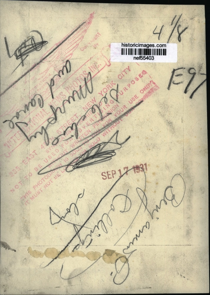 1931 Press Photo Detective Murphy Inspecting "Pirate's Canoe" - nef55403