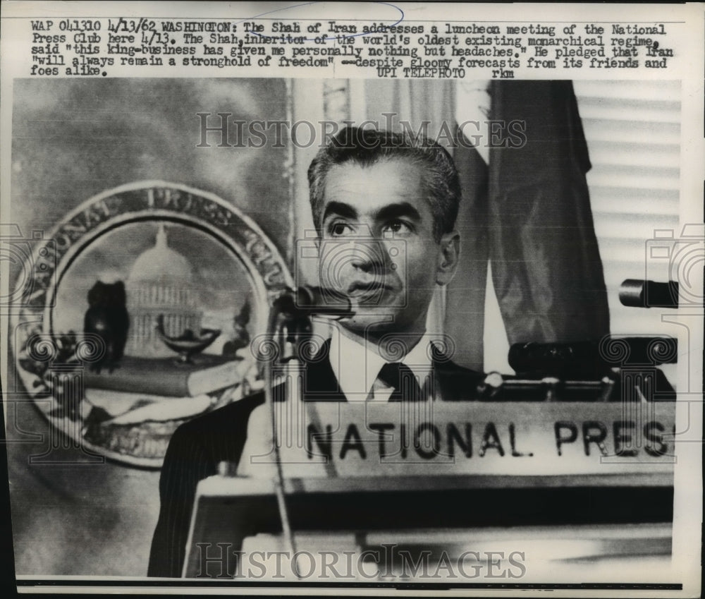 1962 Press Photo Shah of Iran addresses a luncheon meeting - nef55695