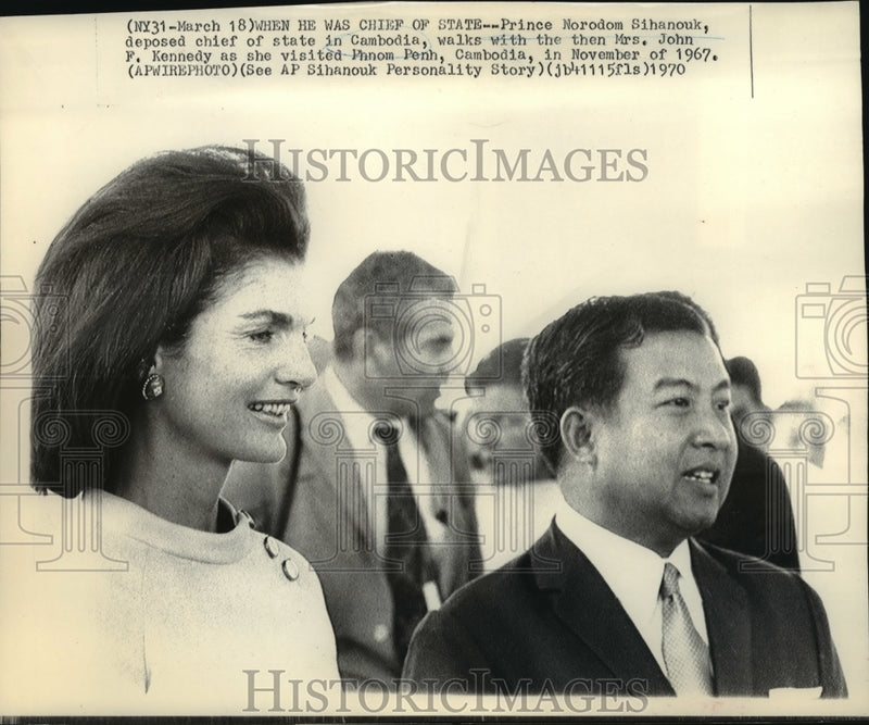 Load image into Gallery viewer, 1970 Press Photo Norodom Sihanouk Deposed Chief of State &amp; Mrs John Kennedy

