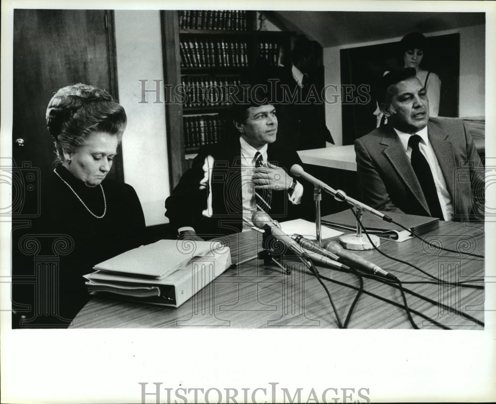 1984 Press Photo Shirley & John Benedict Press Conference on Daughter's Murder